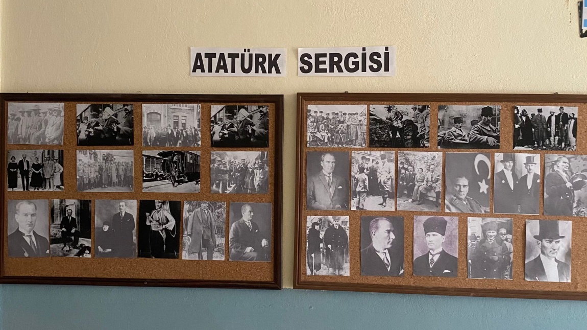 10 Kasım Atatürk'ü Anma Günü etklinlikleri kapsamında yapılan Atartürk konulu sergimiz